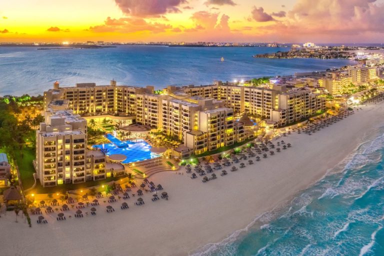 Descubra tudo sobre Cancun, México, o destino de férias perfeito com sol, mar e entretenimento vibrante. Leia nosso guia completo agora!