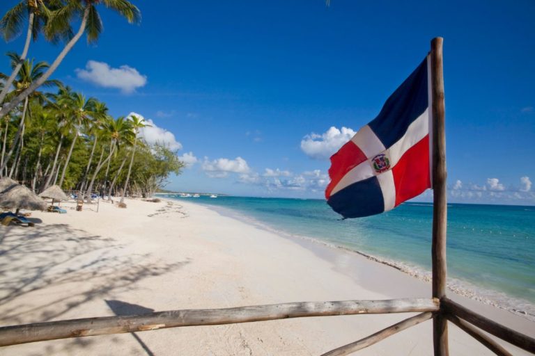Explore as maravilhas da República Dominicana, um destino cheio de praias paradisíacas e uma cultura vibrante. Descubra tudo o que este país tem para oferecer!