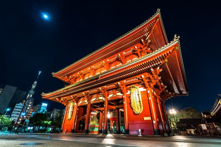 Descubra a vibrante cidade de Tóquio, Japão, onde tradição milenar e tecnologia de ponta se encontram. Explore conosco a fascinante fusão de cultura e inovação!